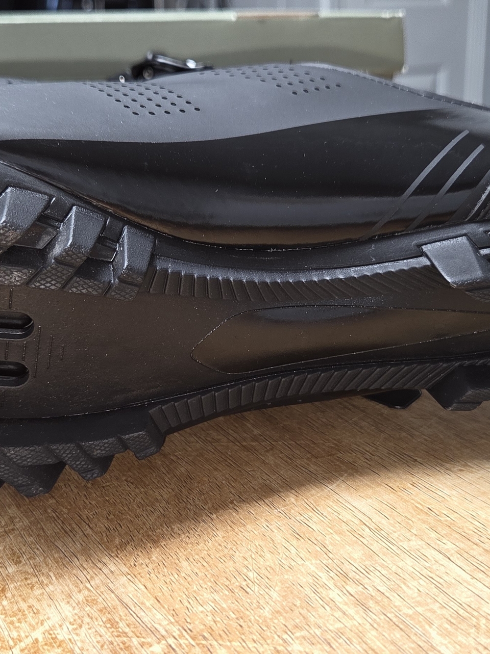 Men's FENLERN Black Cycling Shoes with Secure Straps - Picture 4 of 4
